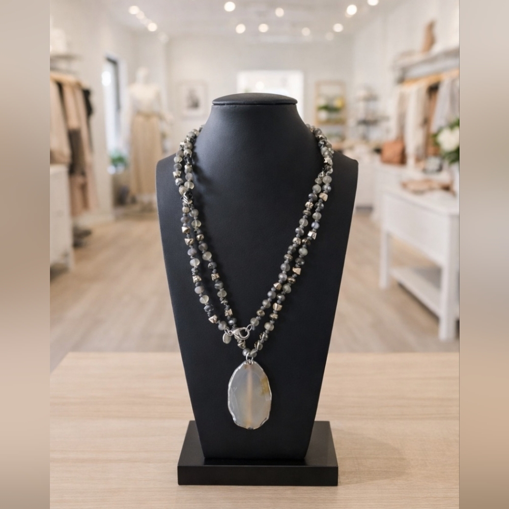 Marlyn Schiff Natural Stone Beaded Pendent Necklace New - Picture 2 of 3